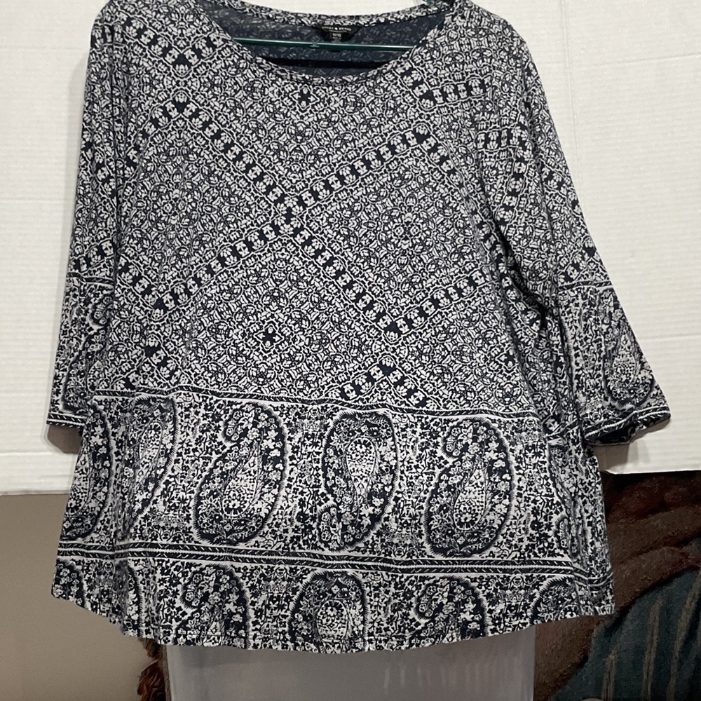 Women's navy and White Patterned Top